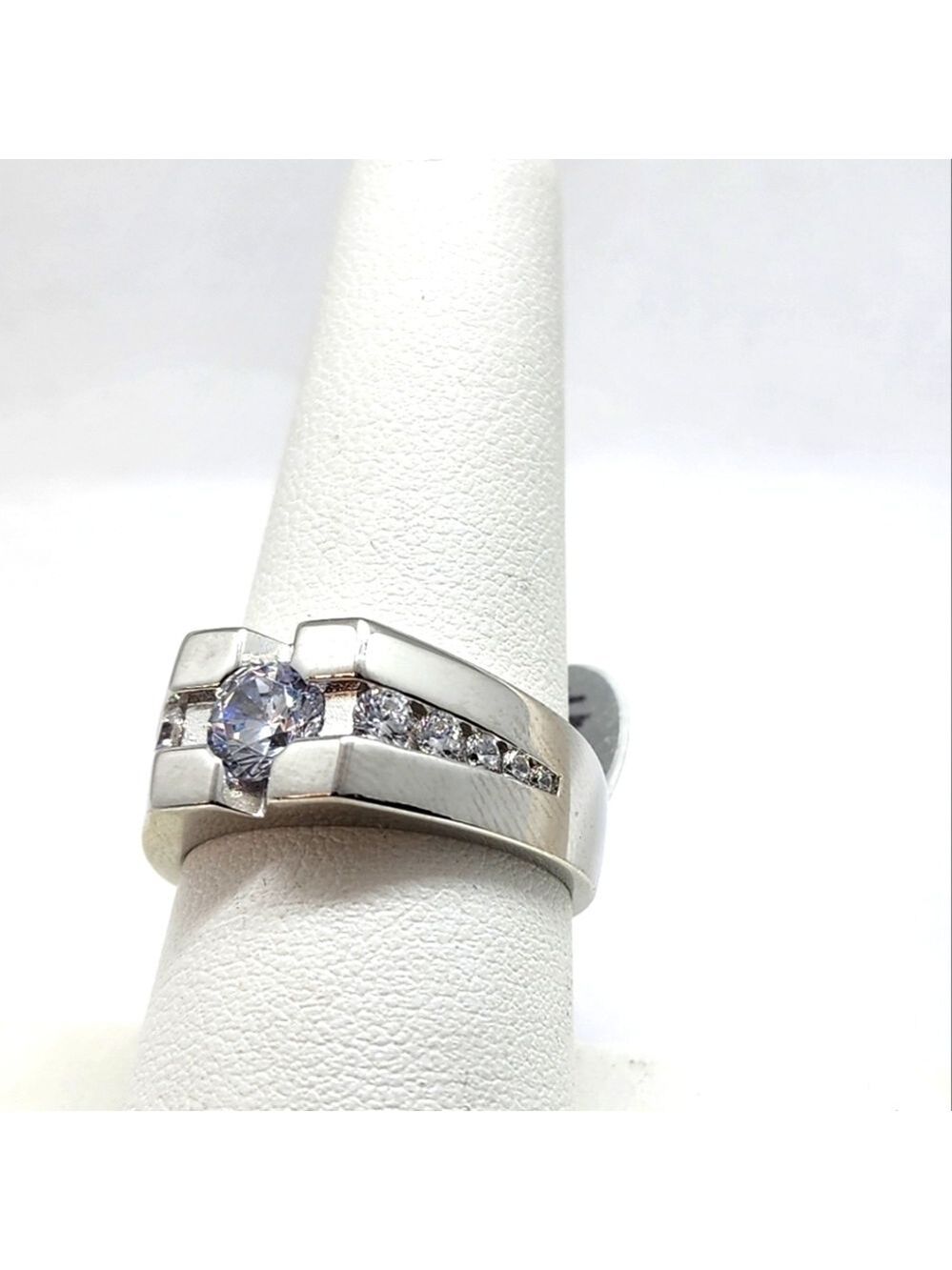 Brand new sterling silver 925 round gemstone ring